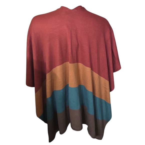 COLOR BLOCK BORDEAUX CARDI WRAP
Simply Noelle - Picture 2 of 4